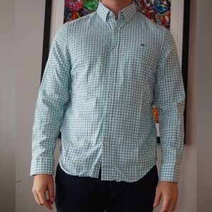 Vineyard Vines Slim Flit Whale Shirt 100% cotton, size M.